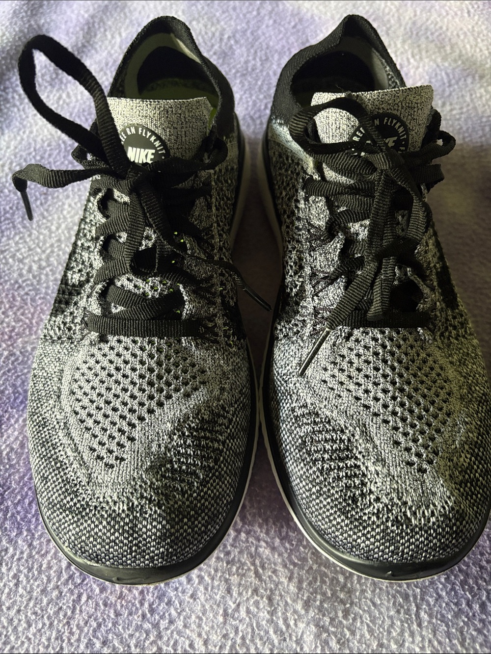 Nike Woman’s RN Flyknit 2018 Oreo sneakers Black and Gray